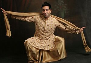 Kamal-heer-traditional-dress.jpg